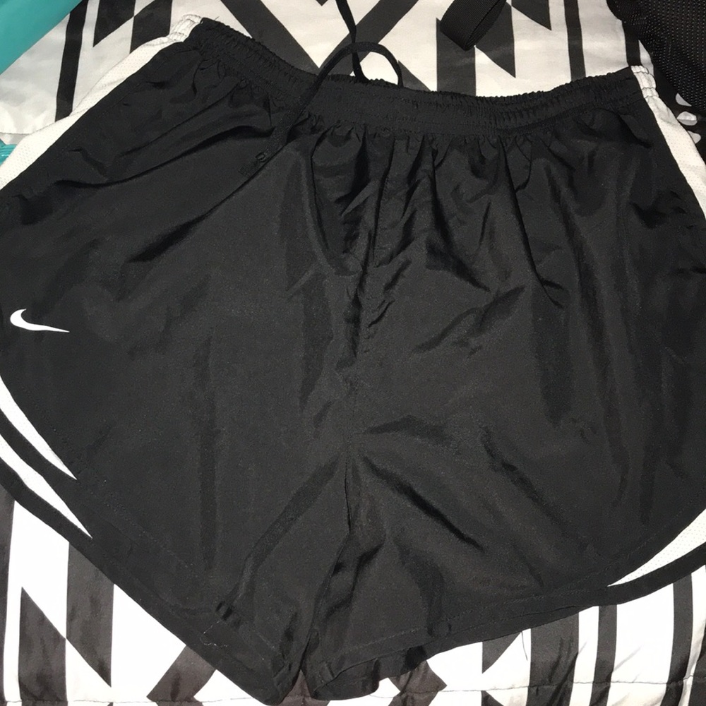 Black nike shorts